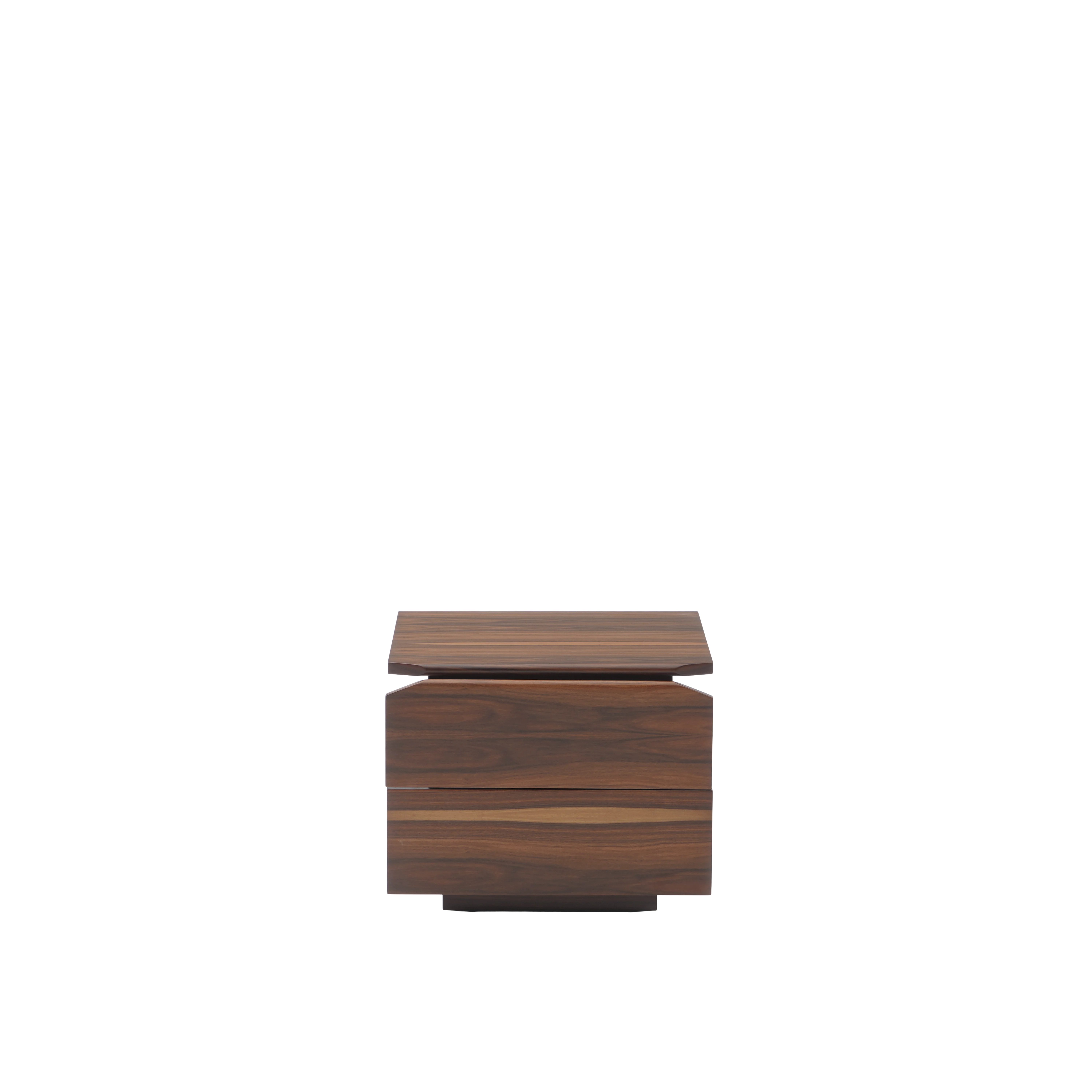 Ismara Night Stand, Komodin