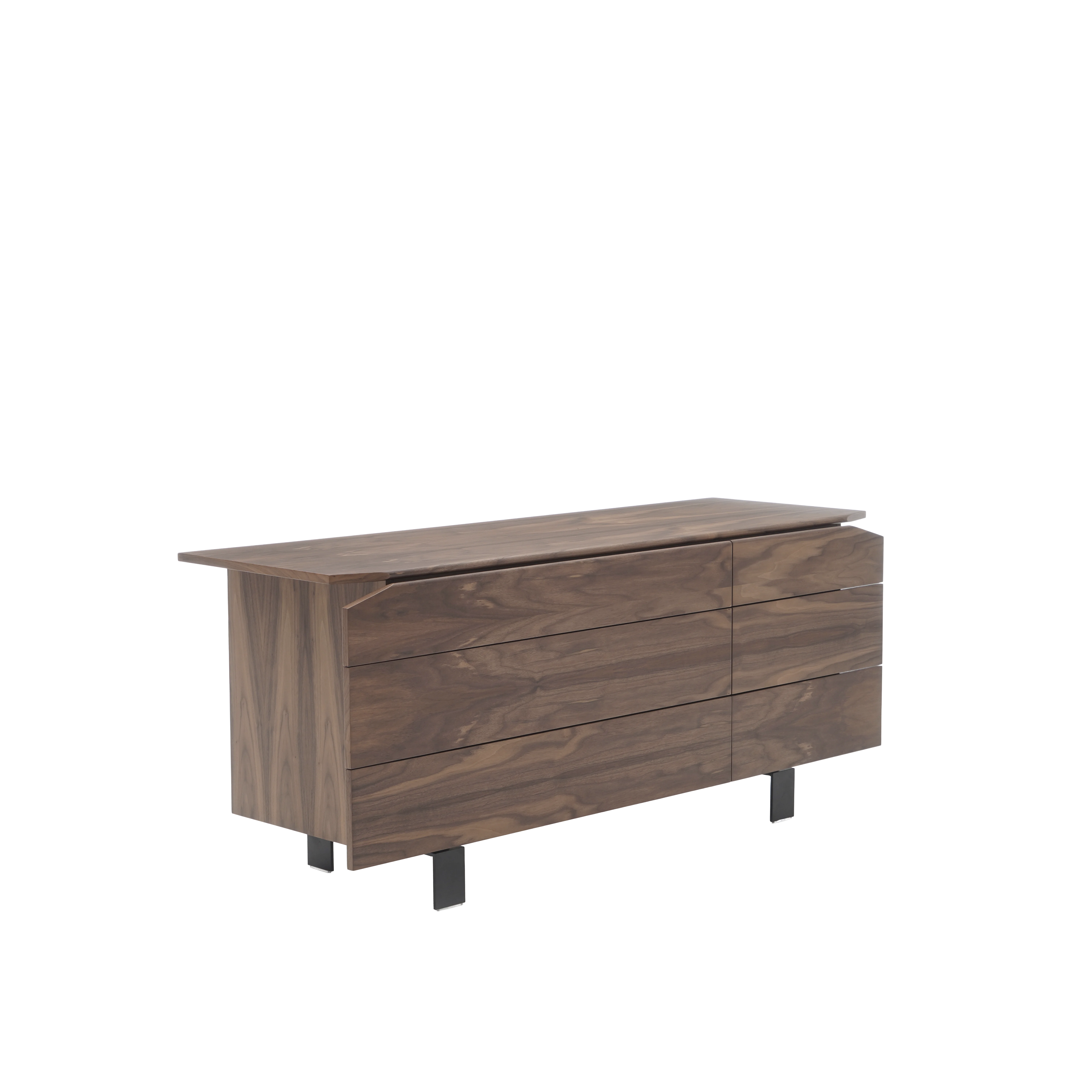 Ismata Chest, Komodin